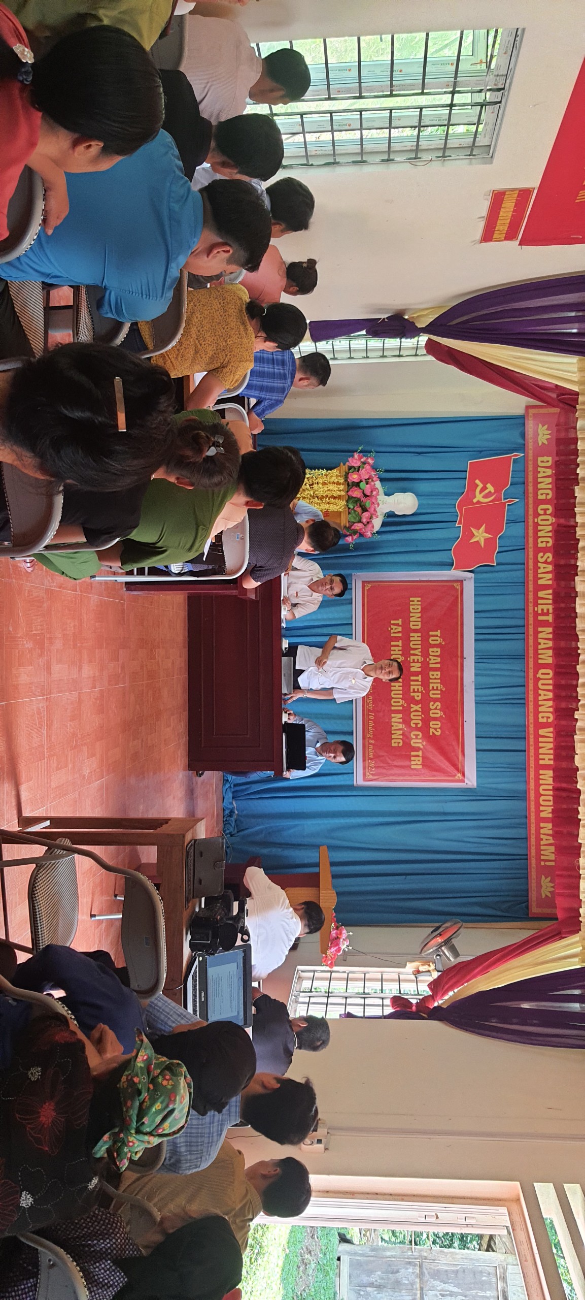 Tổ đại biểu số 2 HĐND huyện tiếp xúc cử tri thôn Khuổi Nấng xã Thượng Tân