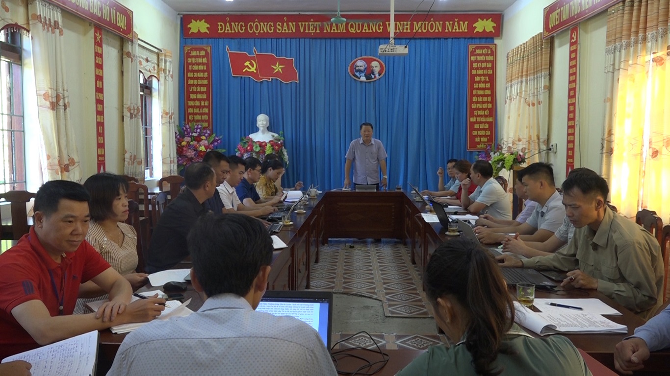 Phó chủ tịch UBND huyện Ma Văn Tỏe kiểm tra 3 Chương trình MTQG tại xã Phiêng Luông