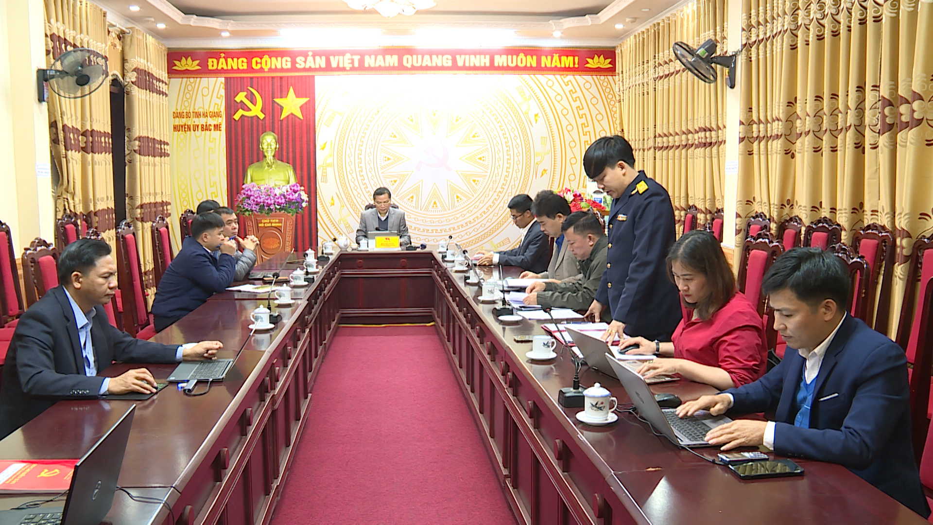 Bí thư Huyện ủy Bùi Văn Tuân tiếp công dân tháng 1 năm 2024