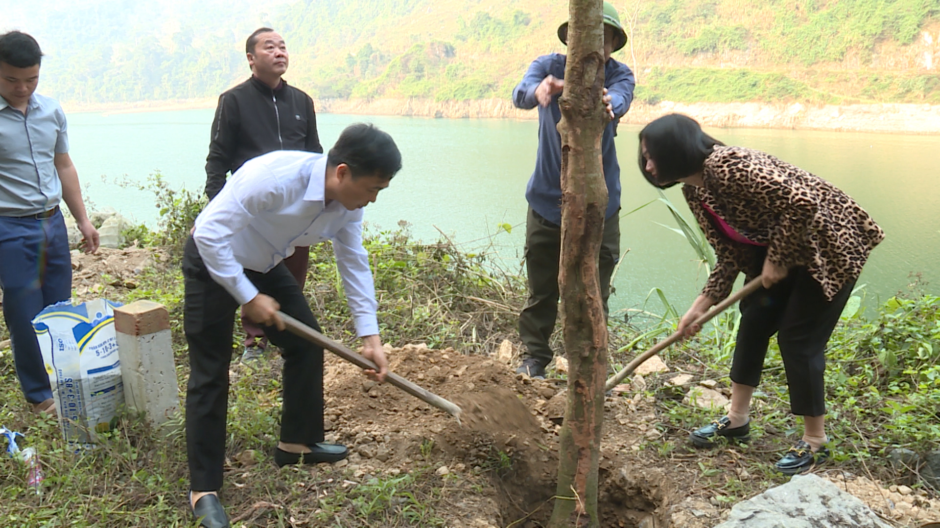 Xã Thượng Tân phát động Tết trồng cây và ra quân xuống đồng sản xuất vụ xuân năm 2024