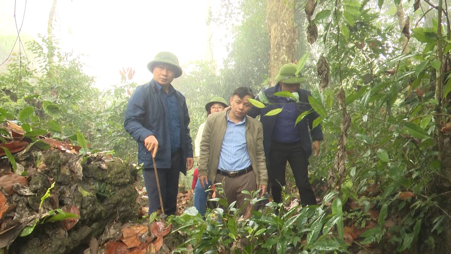 Phó Chủ tịch HĐND huyện Nông Văn Tuyến khảo sát và làm việc tại thôn Khâu Lừa xã Minh Ngọc