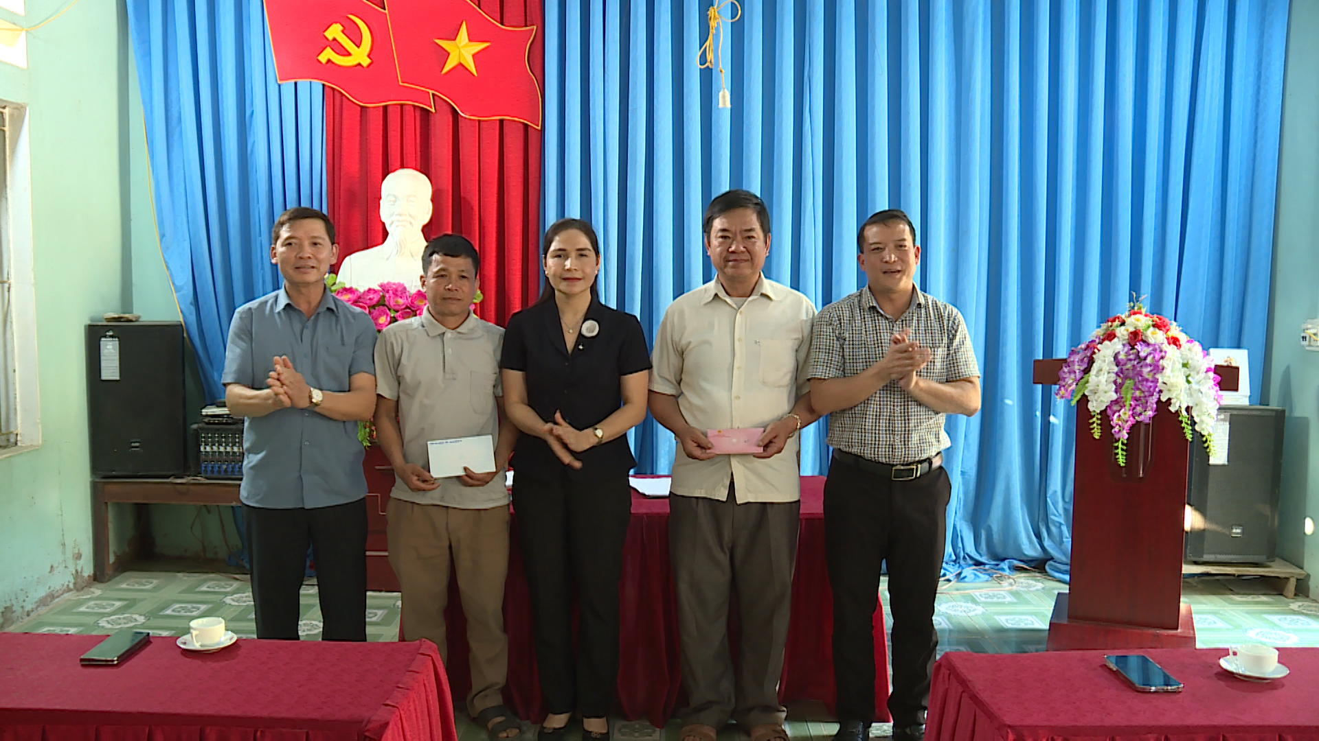 Bí thư Huyện ủy thăm, làm việc với thôn Bản Lạn, thị trấn Yên Phú