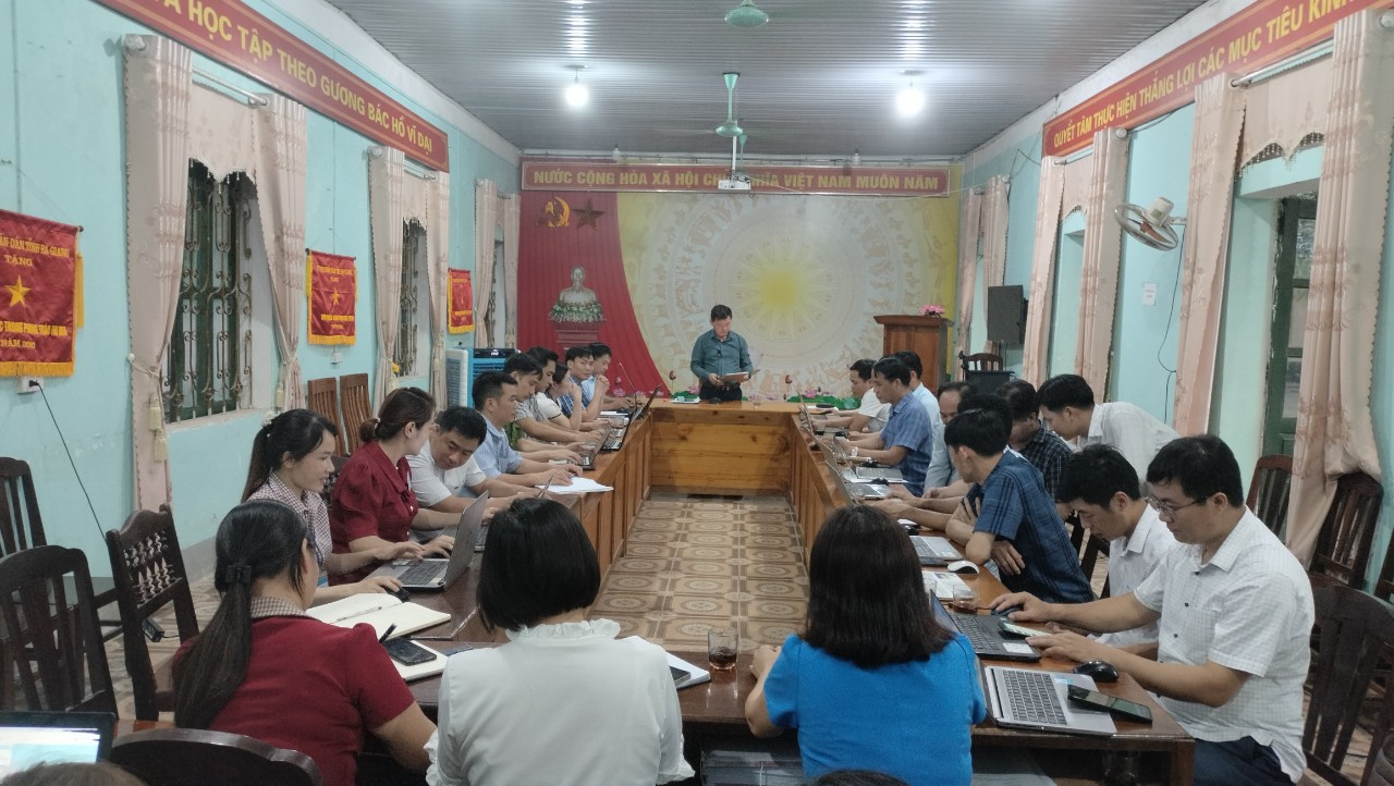 Chủ tịch UBND huyện làm việc với xã Lạc Nông