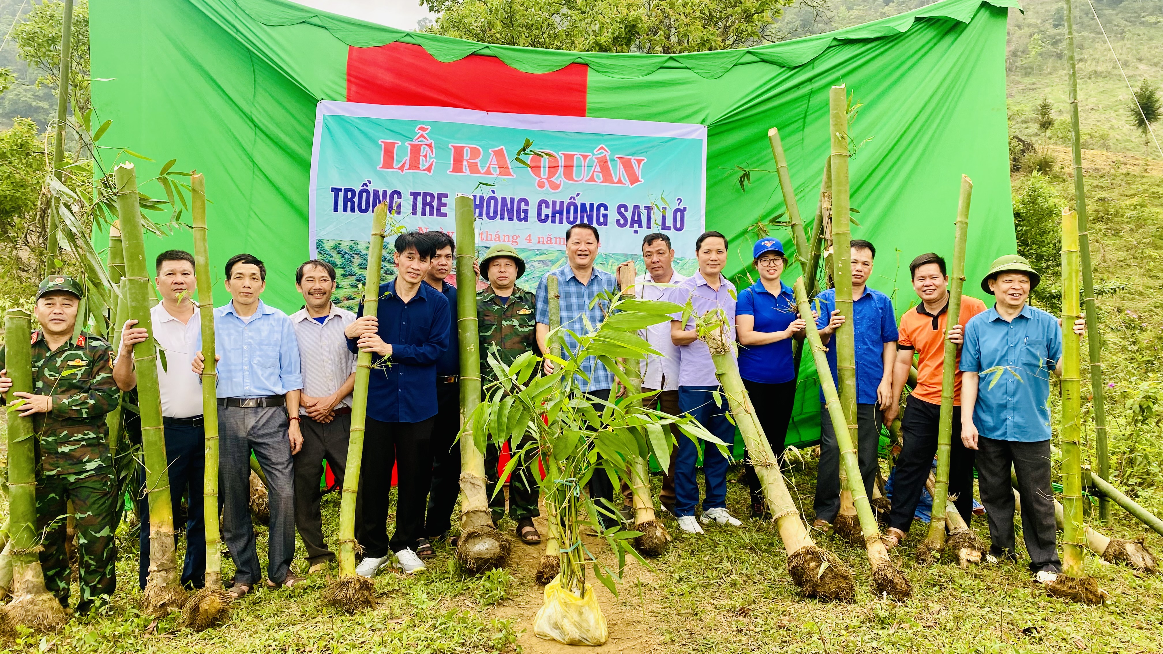 Lễ ra quân trồng cây tre phòng chống sạt lở gắn với xây dựng nông thôn mới năm 2024