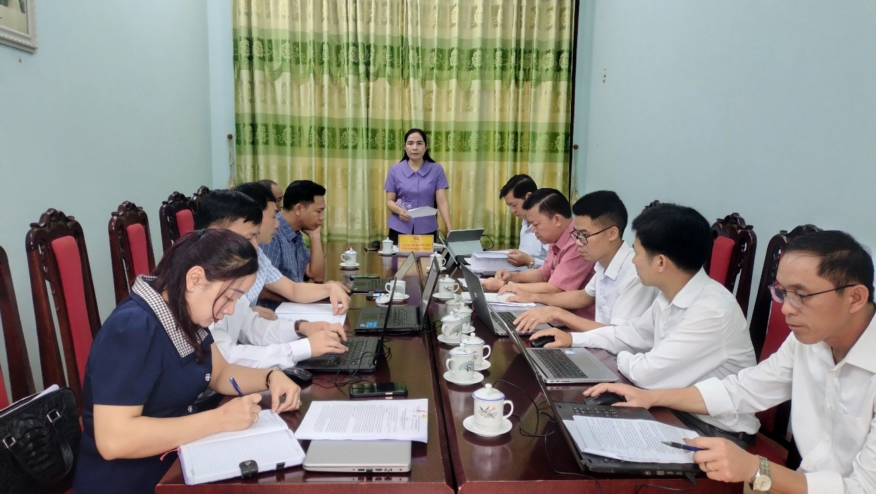 Bí thư Huyện ủy Phạm Thị Hồng Yên tiếp công dân tháng 4 năm 2024