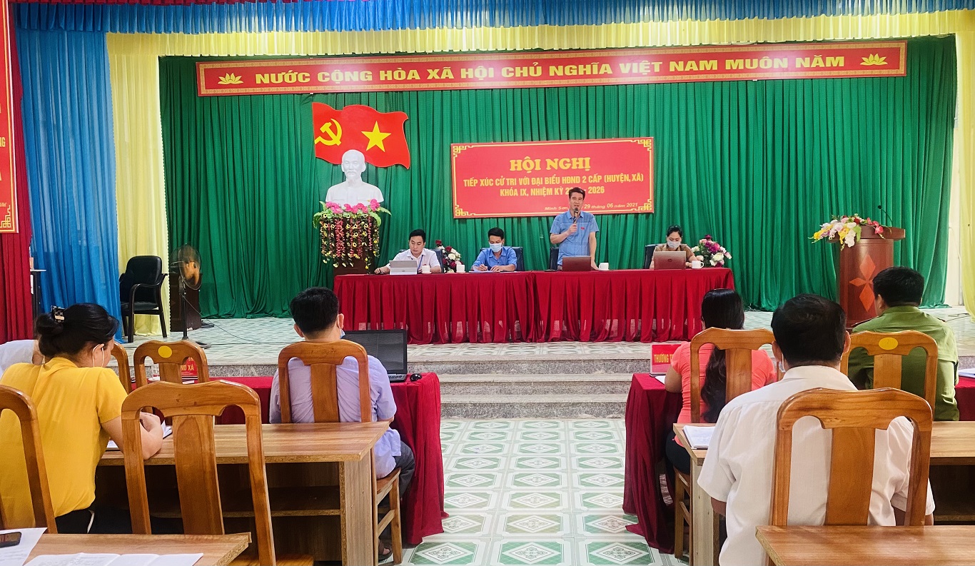 Hội nghị tiếp xúc cử tri sau kỳ họp thứ Nhất và trước kỳ họp thứ Hai HĐND huyện tại xã Minh Sơn