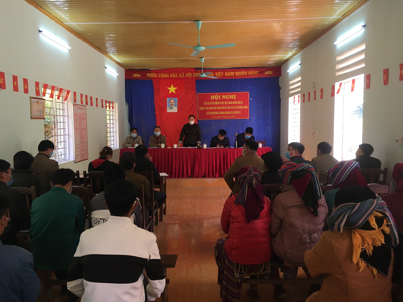 Tổ đại biểu số 8 HĐND huyện tiếp xúc cử tri tại xã Phiêng Luông và Yên Cường