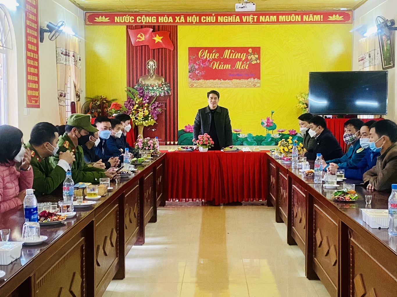 Phó Bí thư Thường trực Huyện uỷ kiểm tra tình hình sau Tết tại một số xã trên địa bàn huyện