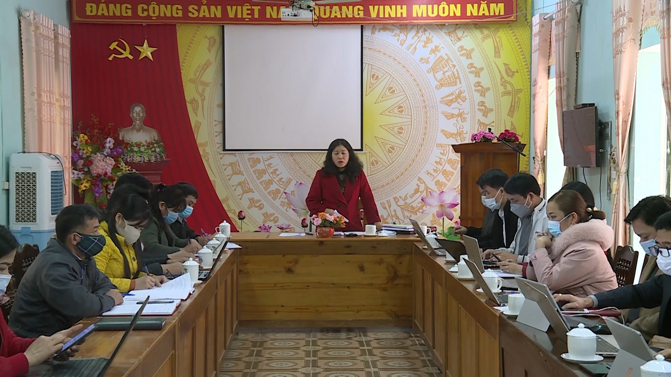 Chủ tịch UBND huyện Củng Thị Mẩy làm việc với xã Lạc Nông
