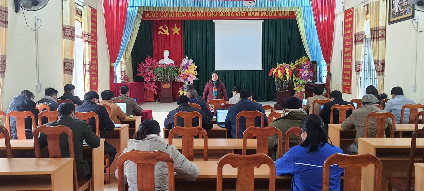 Chủ tịch UBND huyện Củng Thị Mẩy làm việc tại xã Yên Phong