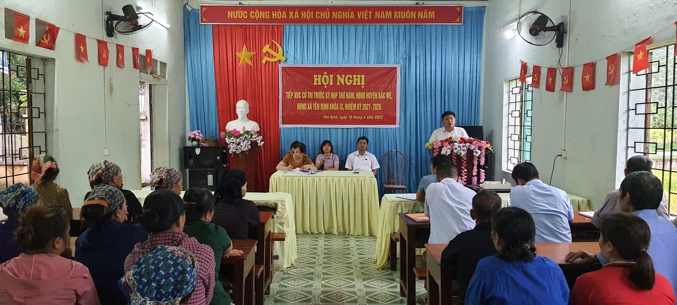 Tổ đại biểu số 1 HĐND huyện tiếp xúc cử tri thôn Nà Xá xã Yên Định