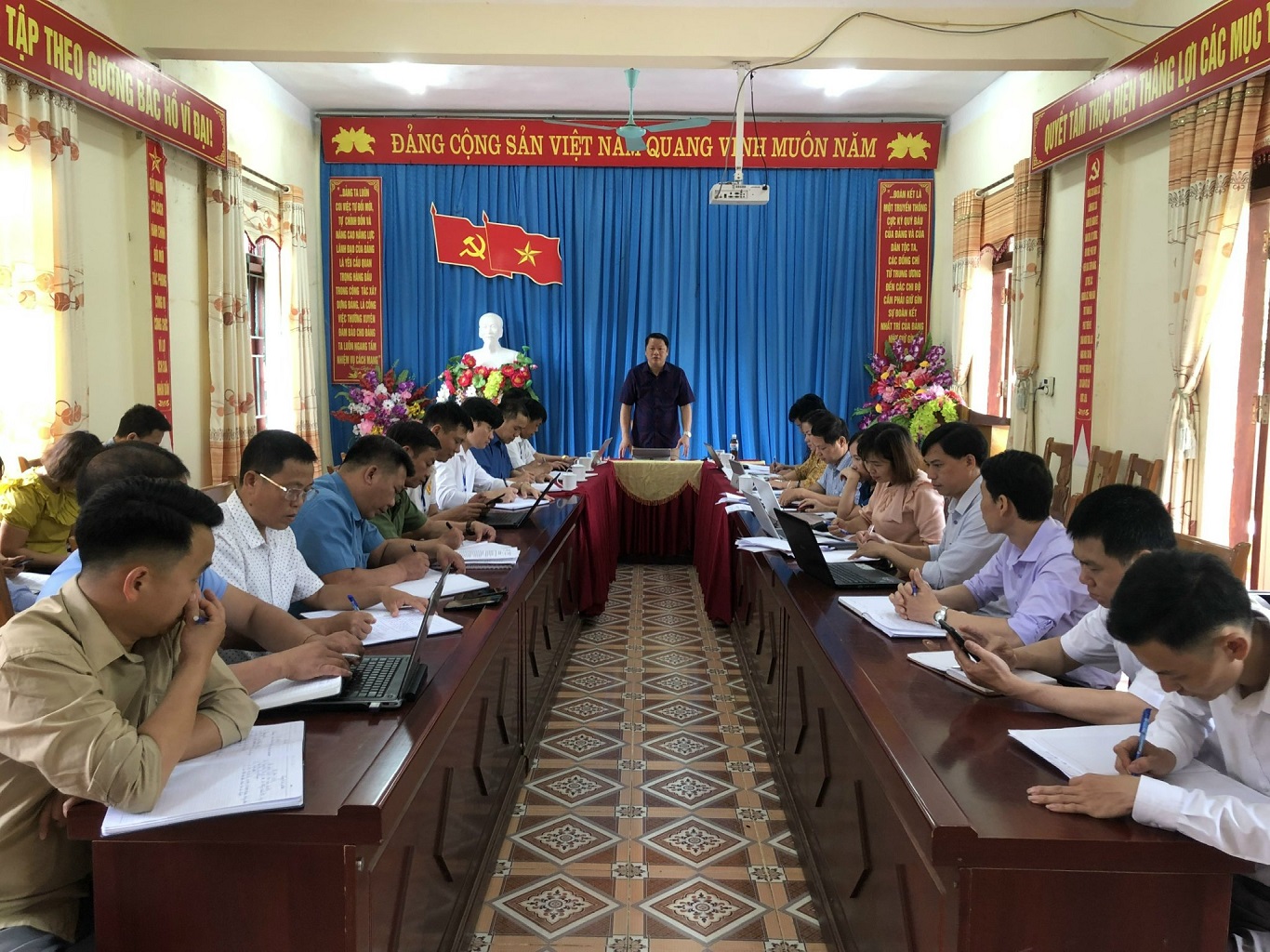 Đoàn kiểm tra của Ban Thường vụ Huyện ủy làm việc với Đảng ủy xã Phiêng Luông và xã Lạc Nông