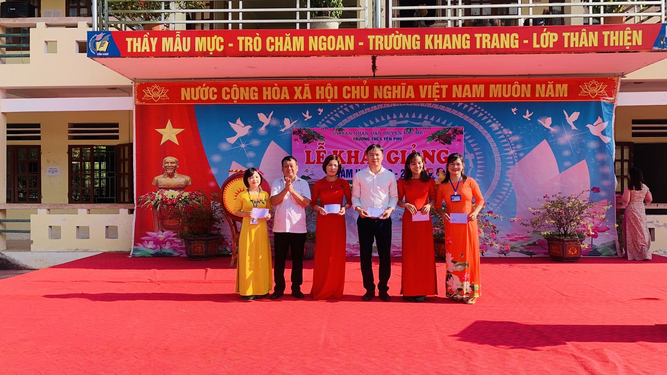 Trường THCS Yên Phú tổ chức Lễ khai giảng năm học 2022 - 2023