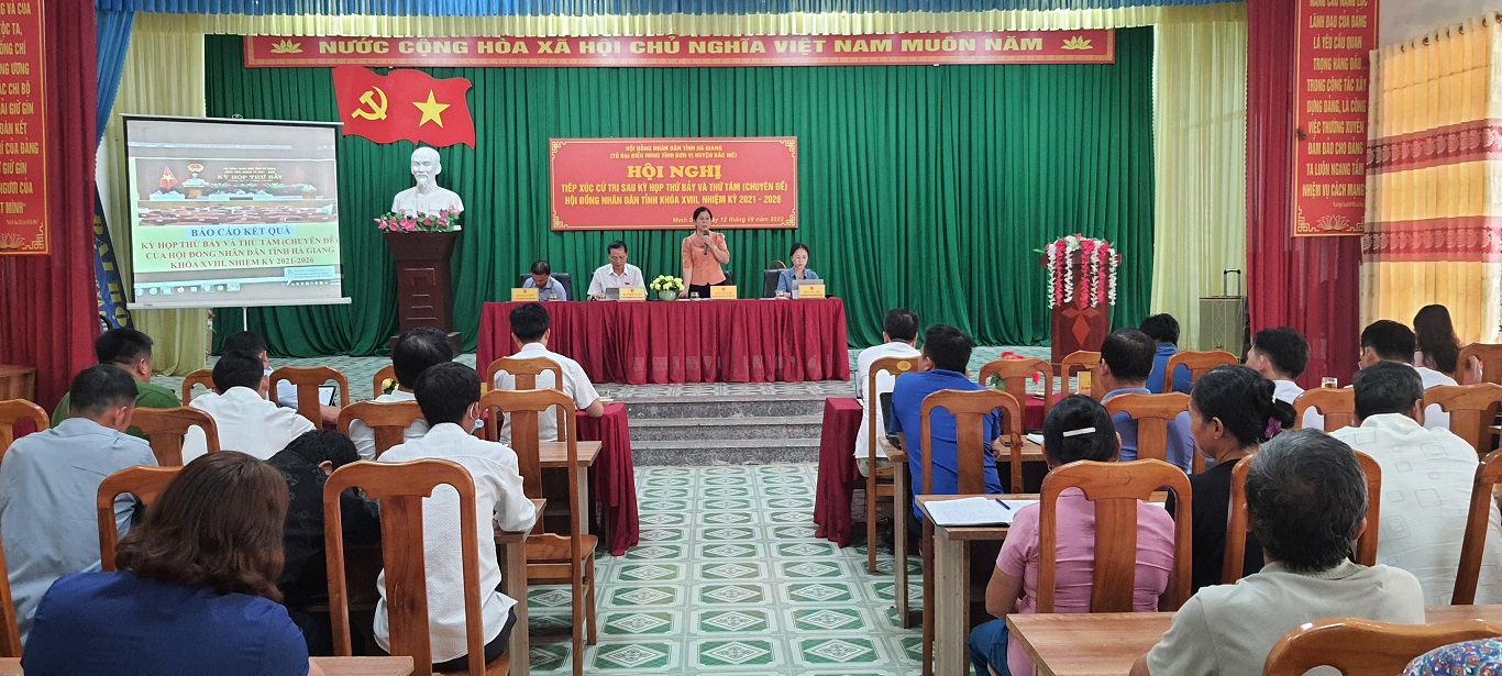 Tổ đại biểu Hội đồng nhân dân tỉnh tiếp xúc cử tri xã Minh Sơn