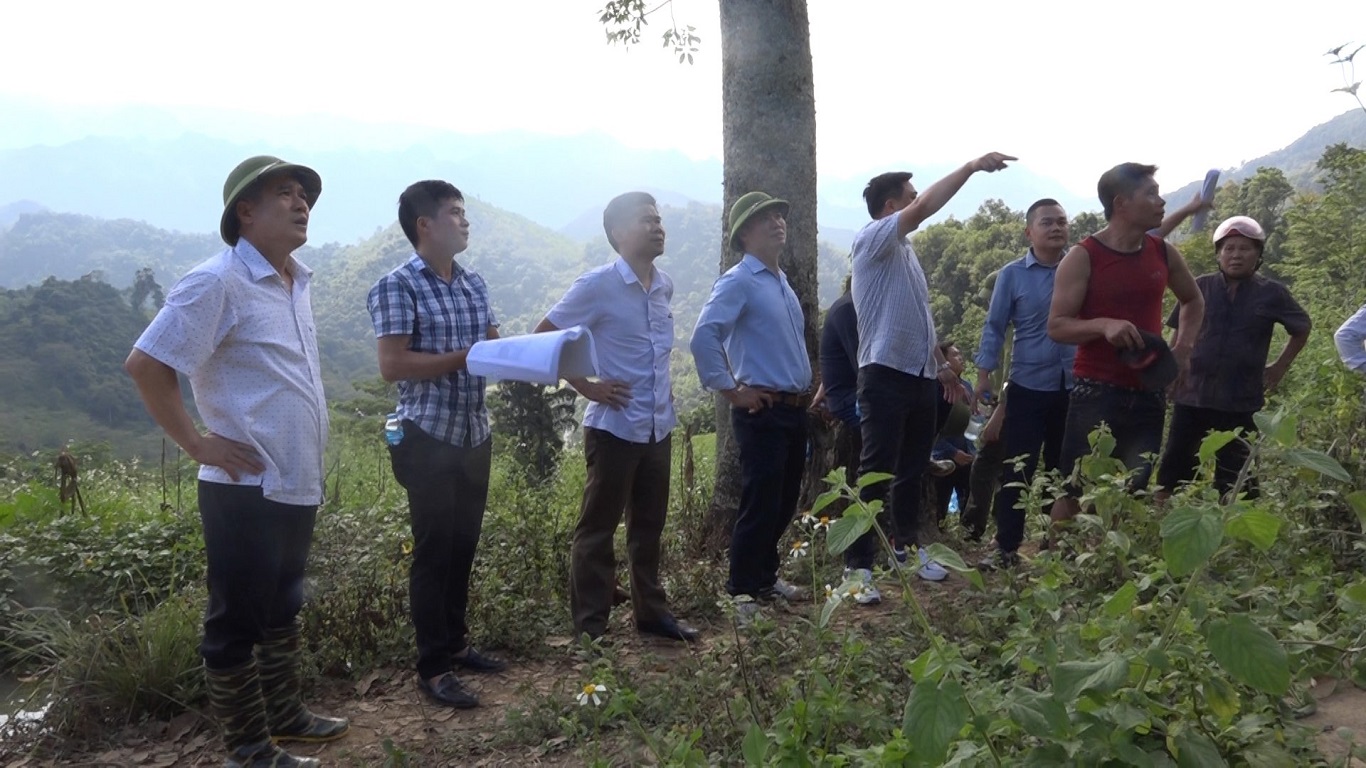 Lãnh đạo huyện kiểm tra dự án xây dựng tuyến đường nối Lạc Nông đi Minh Sơn