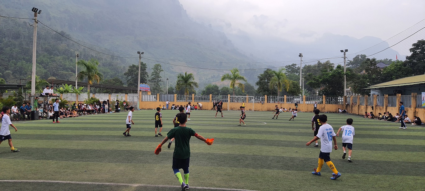 Giải bóng đá học sinh chào mừng kỷ niệm ngày nhà giáo Việt Nam 20 tháng 11