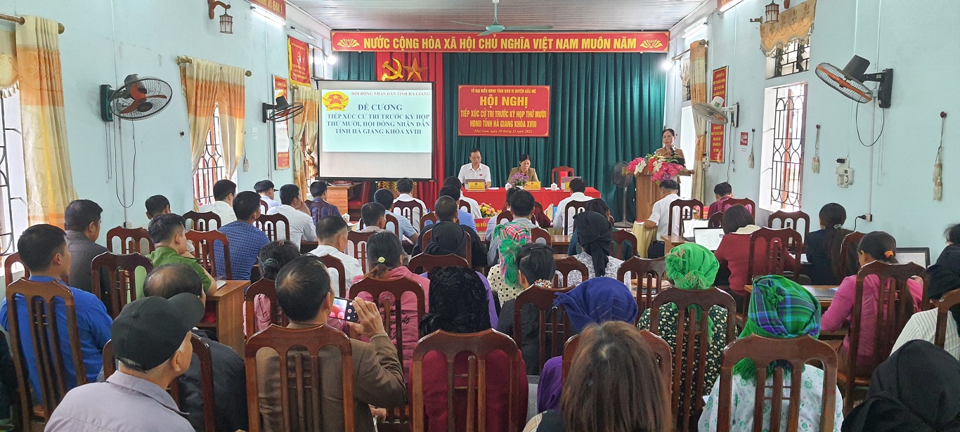 Tổ đại biểu Hội đồng nhân dân tỉnh tiếp xúc cử tri xã Phú Nam