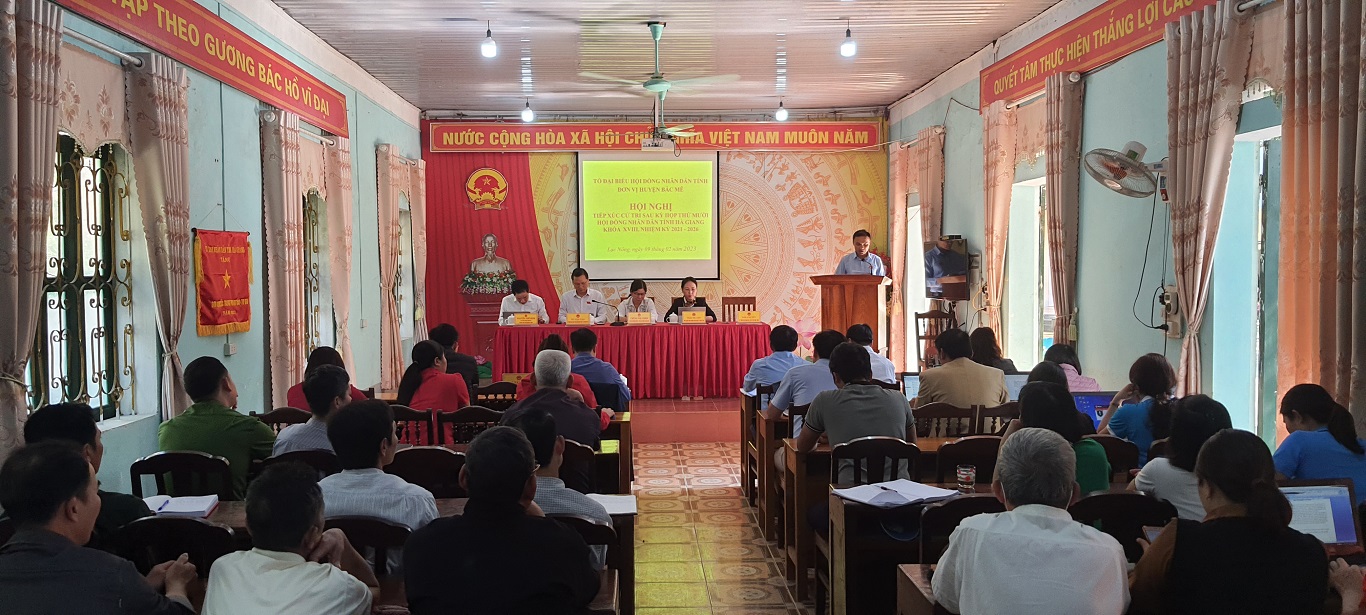 Tổ đại biểu HĐND tỉnh tiếp xúc cử tri xã Lạc Nông
