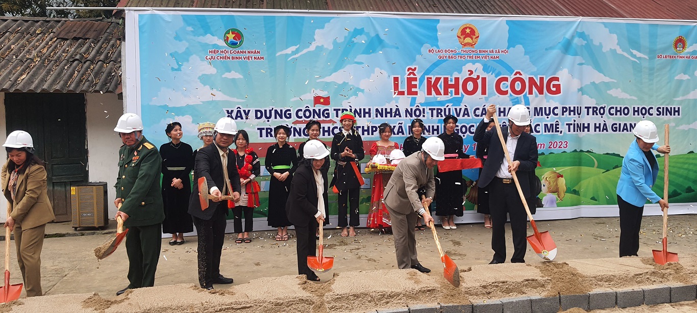 Khởi công xây dựng công trình nhà nội trú Trường THCS - THPT xã Minh Ngọc