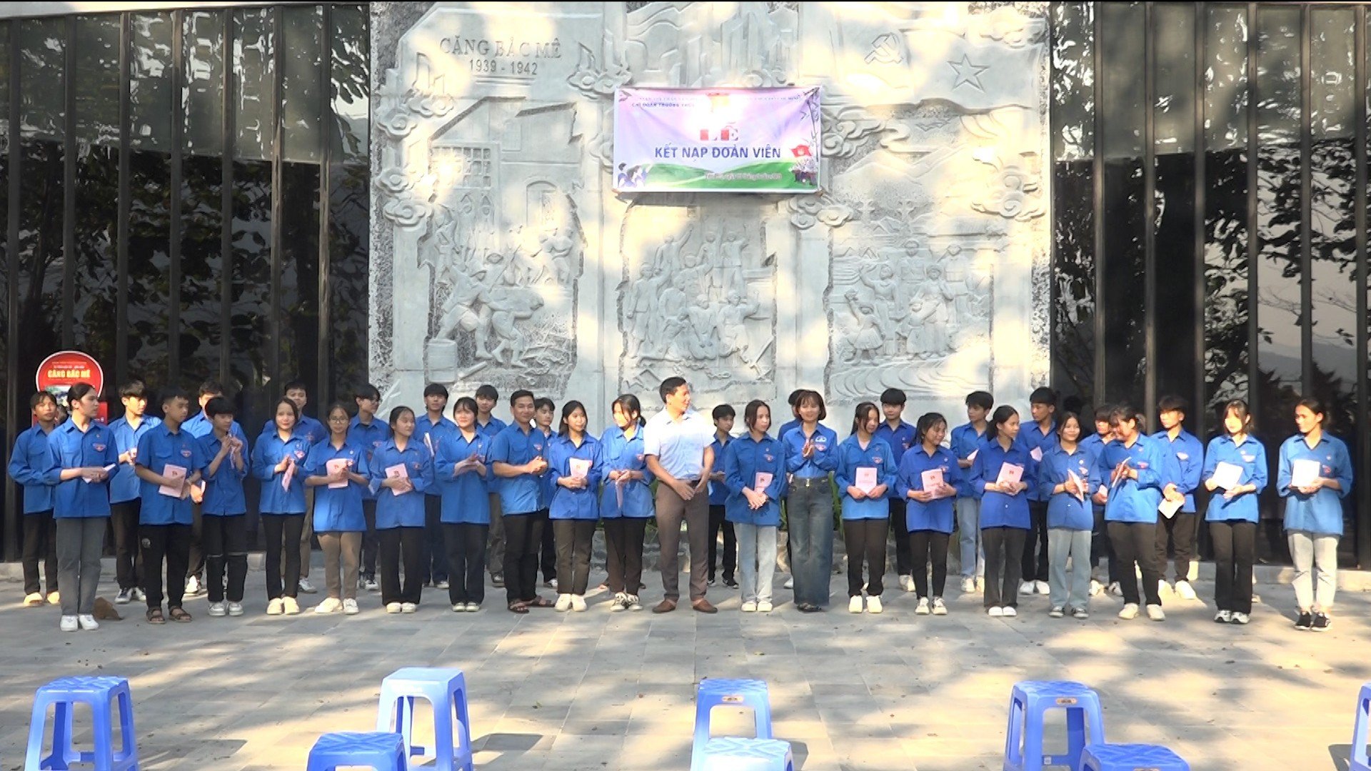 Đoàn Trường Trung học cơ sở Yên Phú tổ chức lễ kết nạp đoàn viên mới