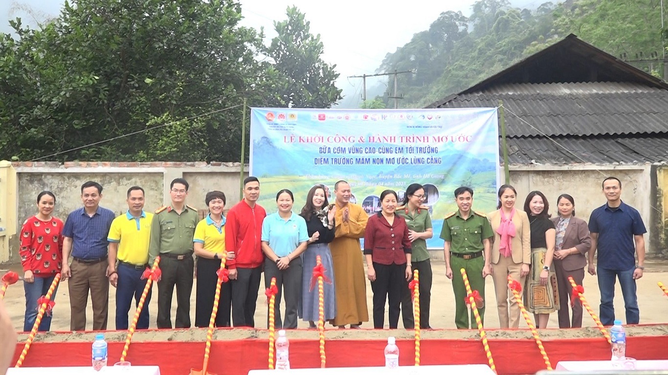 Lễ khởi công xây dựng điểm trường thôn Khâu Lừa và thôn Lùng càng xã Minh Ngọc