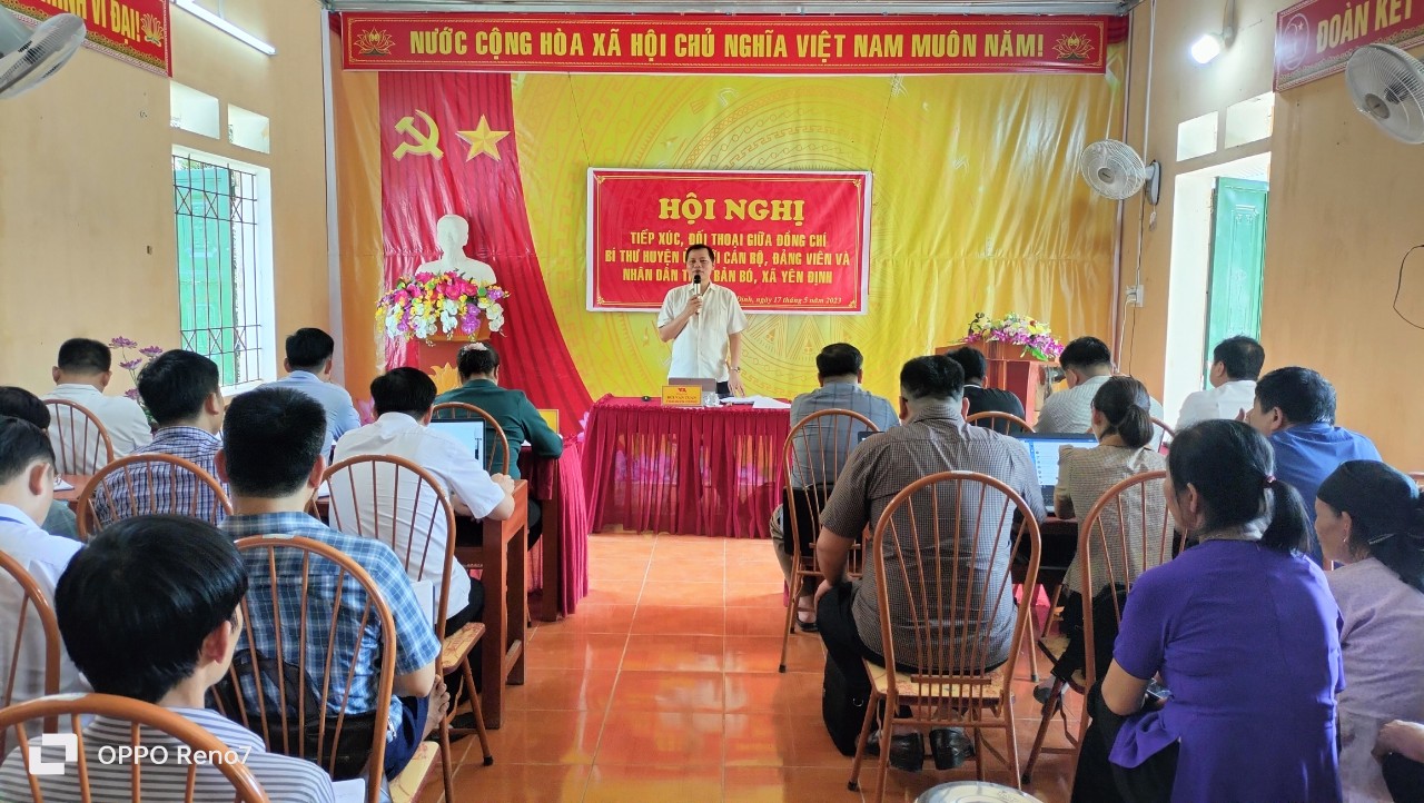 Hội nghị tiếp xúc đối thoại giữa đồng chí Bí thư Huyện ủy với Nhân dân thôn Bản Bó, xã Yên Định