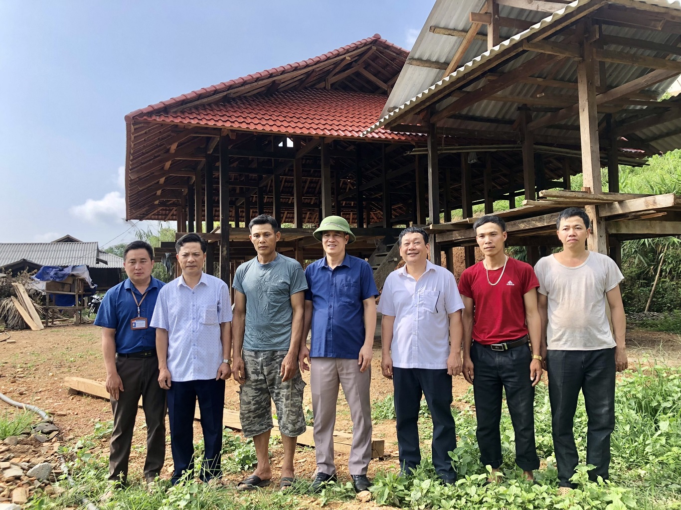 Đoàn giám sát của HĐND huyện làm việc tại xã Minh Sơn và Phiêng Luông