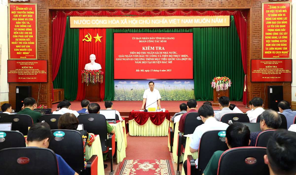 Chủ tịch UBND tỉnh Nguyễn Văn Sơn làm việc với Lãnh đạo huyện Bắc Mê